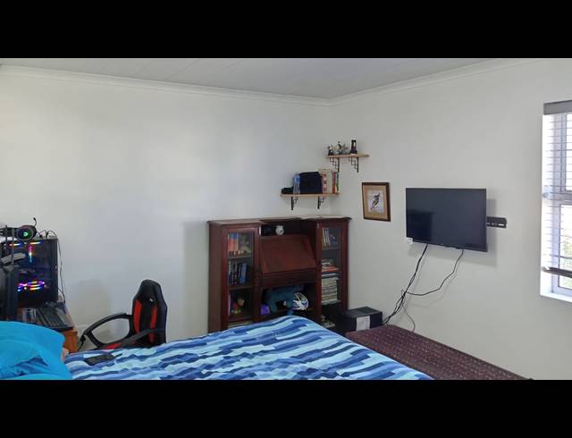 4 BEDROOM HOUSE FOR SALE IN DWARSKERSBOS